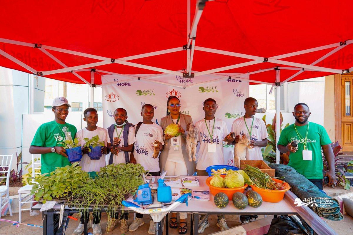 aaliofficiel's tweet photo. La #BrigadedeJeunes d'AALI, à travers son partenaire, le centre #GiveHope qui est engagé dans l'appui aux jeunes défavorisés, a partagé son experience en éducation agricole pour leur réinsertion sociale par l'agribusiness, lors du #PamojaInitiativeProgram,organisé à #Bukavu. https://t.co/GtaaNvmCG8