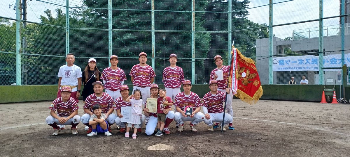 legends_2015's tweet photo. 3-0優勝。武蔵野市1部5季連続優勝。去年の春から負けなし。今年最後の都大会へ出場決まりました。

フラストレーションの溜まる展開にはなりましたがなんとか完封勝利。

3rdユニフォームも発注し、今年も折り返し。 https://t.co/CNdfVX9hf7