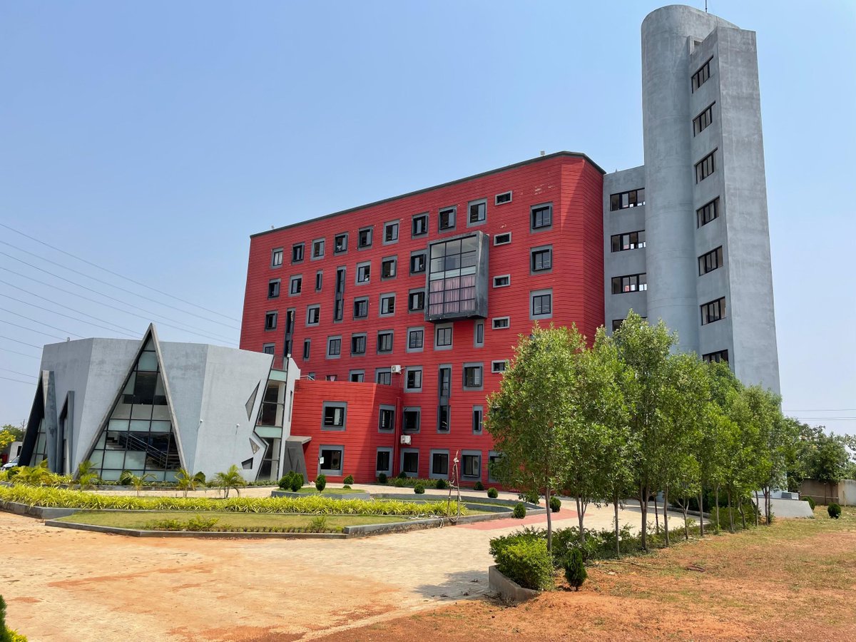swosticollege's tweet photo. Embracing the sunny days, students dive into summer fun and laughter, creating unforgettable memories. 📷📷
#AdmissionsOpen #hotelmanagementcollege #bhubaneswar #Odisha #hotelmanagement #SIMSS #SwostiHotels https://t.co/mUARZGHK9S