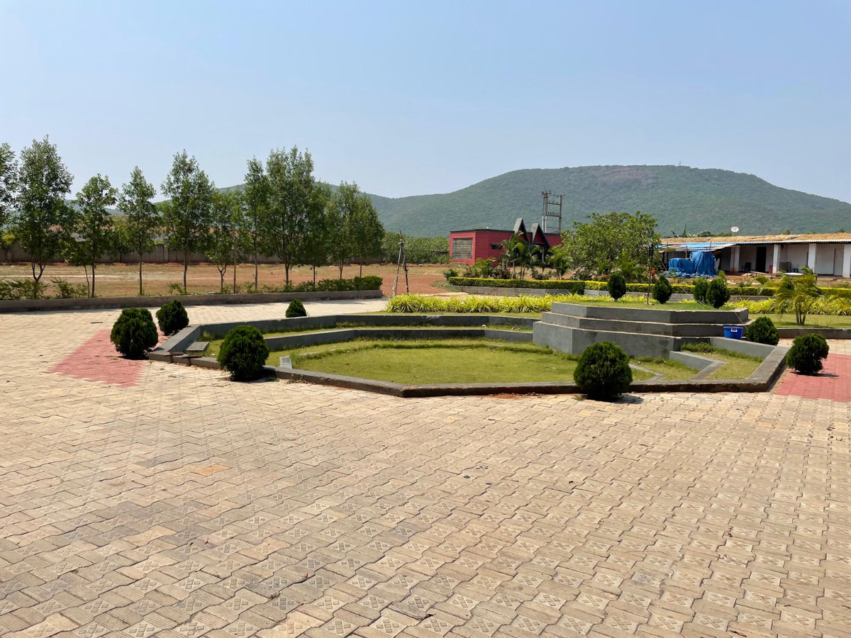 swosticollege's tweet photo. Embracing the sunny days, students dive into summer fun and laughter, creating unforgettable memories. 📷📷
#AdmissionsOpen #hotelmanagementcollege #bhubaneswar #Odisha #hotelmanagement #SIMSS #SwostiHotels https://t.co/mUARZGHK9S