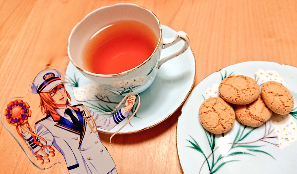 「話題のアマレッティやっと買いました(激遅)杏仁豆腐の味がした!!!!!おもしろ!」|Y(染色体)のイラスト