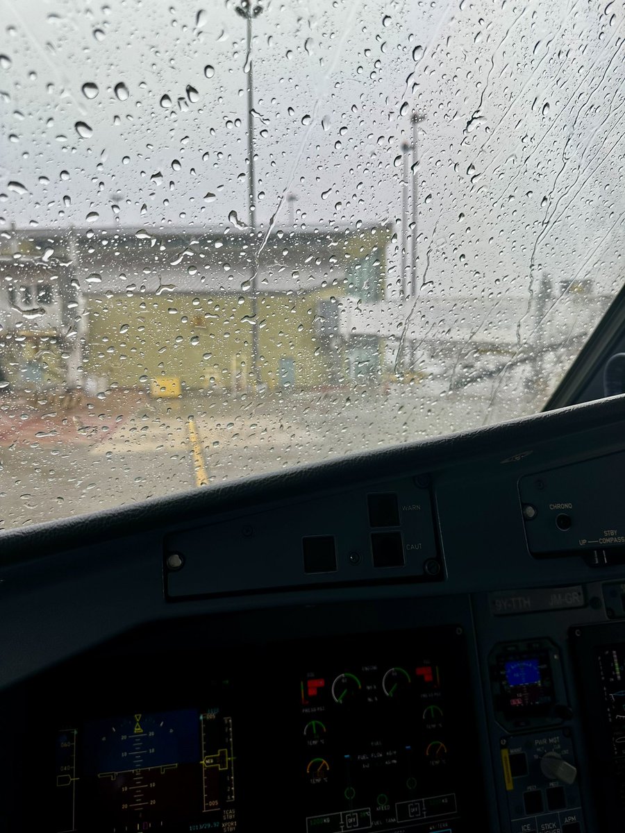 trinipilot737's tweet photo. Weather for leather but instead🥴 https://t.co/S2PHPVuADi