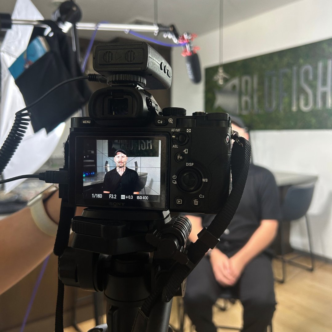 BlufishDesign's tweet photo. Here's a behind-the-scenes look at our shoot at the Blufish office last week! 📸

Did you know that we can help create content for your business? Whether that's an interview series, headshots, or product photography, we're here to help. Learn more at https://t.co/SMl6bABDUB! https://t.co/yI8z5LfWtX