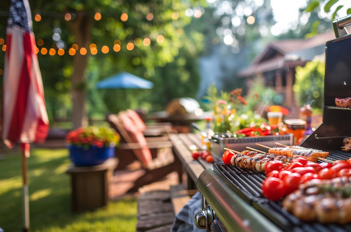 DustinMPeyser's tweet image. 🏡 How to Host the Ultimate Backyard Labor Day Party dlvr.it/T8y0Sb #EntertainingTips #BackyardParty #laborday