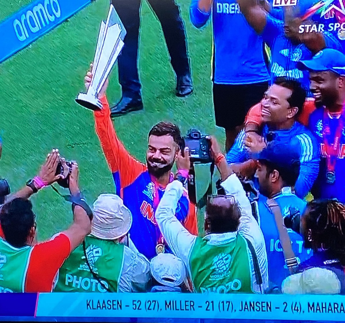 awkdipti's tweet photo. the world feels like a better place tonight 🏆 https://t.co/ewd2JJv5b2