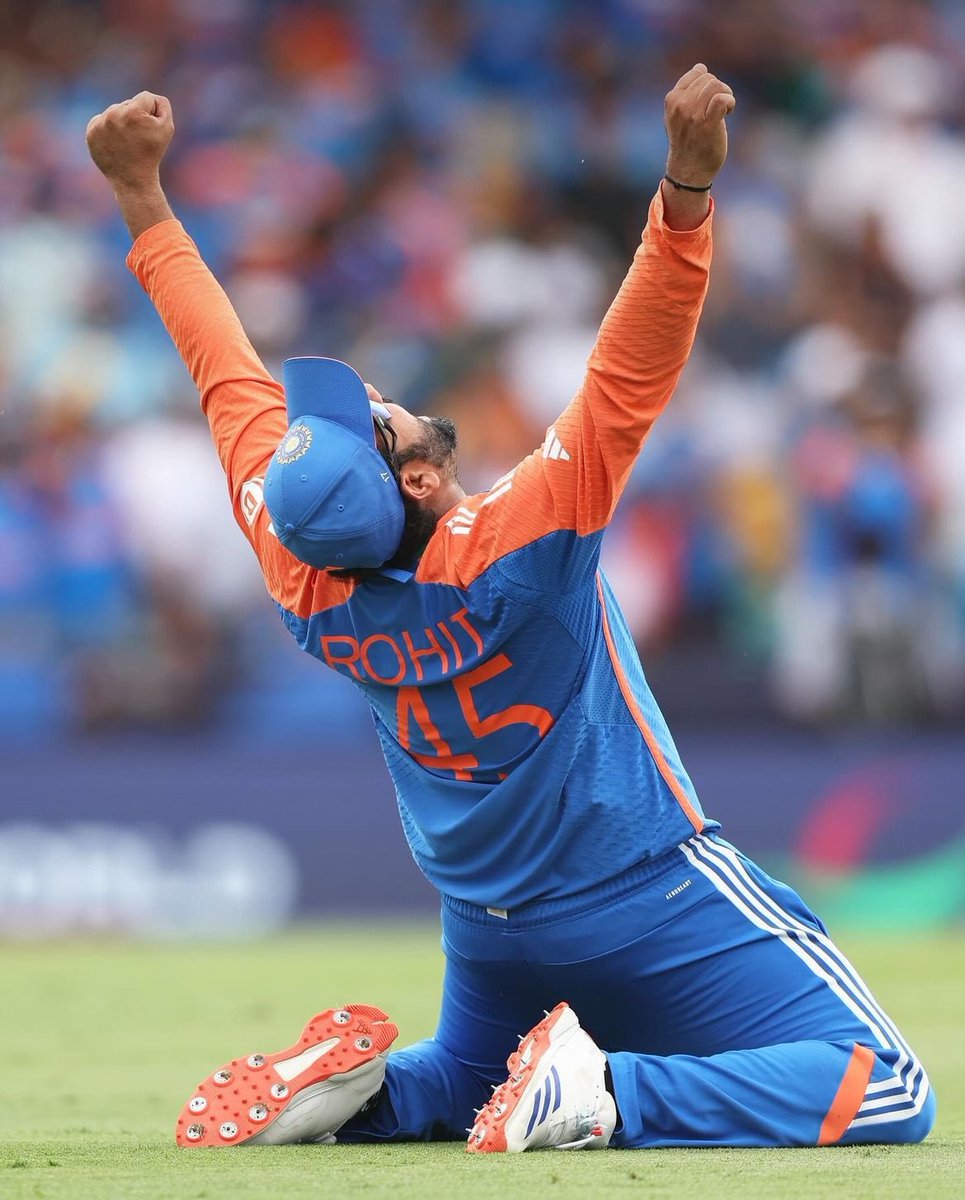 Alagubala22's tweet photo. Rohit Sharma is a WORLD CUP WINNING CAPTAIN❤️❤️❤️❤️❤️❤️❤️❤️❤️❤️❤️❤️❤️❤️ https://t.co/0GvJwbSKkr