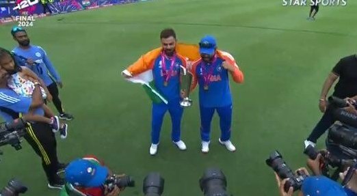 Yours_Viru's tweet photo. Thank you so much Rohit and Virat for everything 🥹🫶🏻 https://t.co/34REr3fxSa