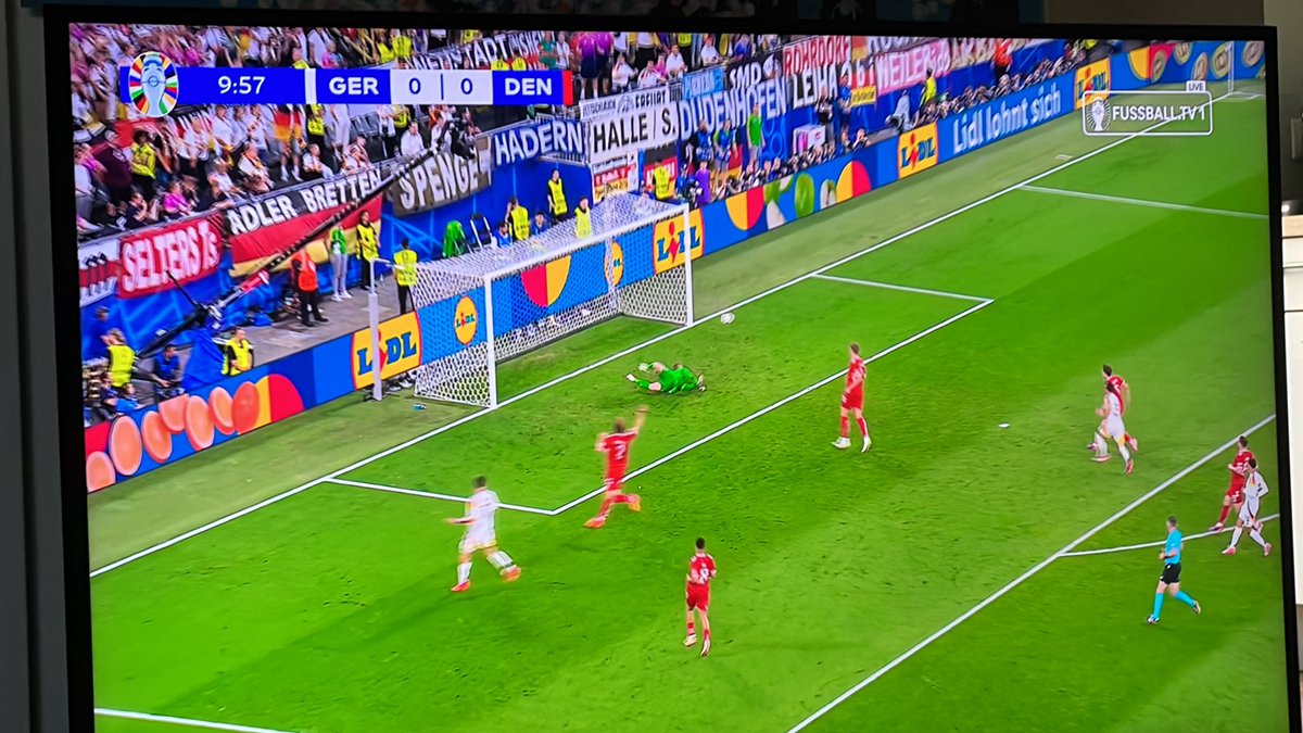 Ob Magenta, RTL oder ARD/ZDF: Ich finde den Ton so unterirdisch, die Stadionatmosphäre kommt NULL rüber. #EURO2024 #GERDEN