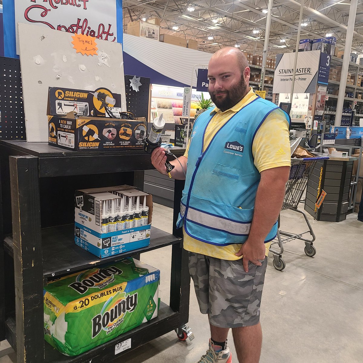 Brad showing off the Siligun Anti-Drip Ratchet Caulk Gun. #R1DEMOS <a href="/JBBailey9/">JBBailey</a> <a href="/BenitoKomadina/">Benito.Komadina@Lowes</a> <a href="/johneric88/">John Pyatt</a> <a href="/Jeffrey00746/">Jeff</a>