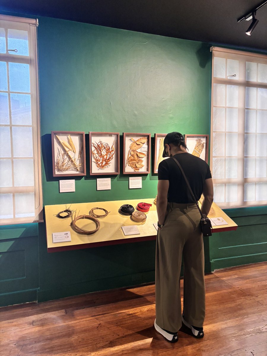 JunKhulitz's tweet photo. Museum date with me 💛 https://t.co/yMF7bWTOCY