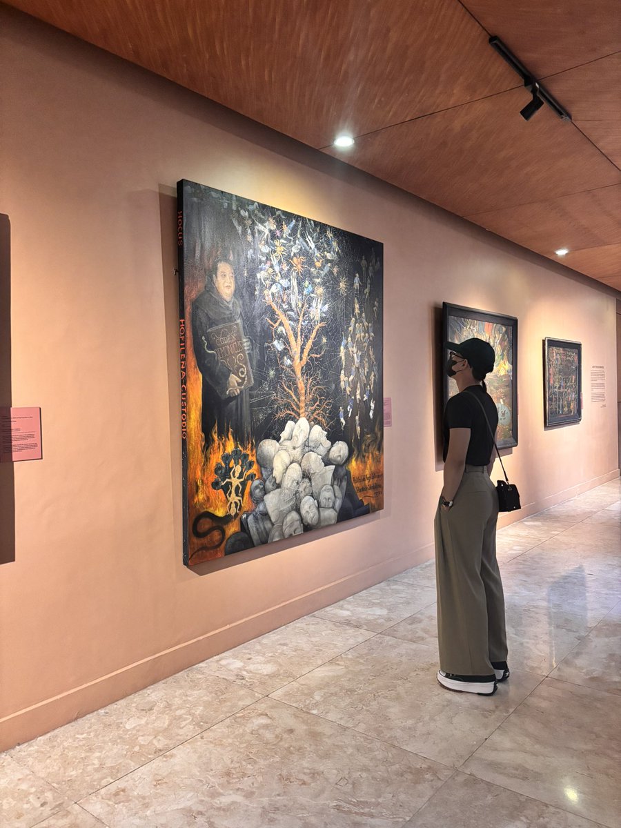 JunKhulitz's tweet photo. Museum date with me 💛 https://t.co/yMF7bWTOCY