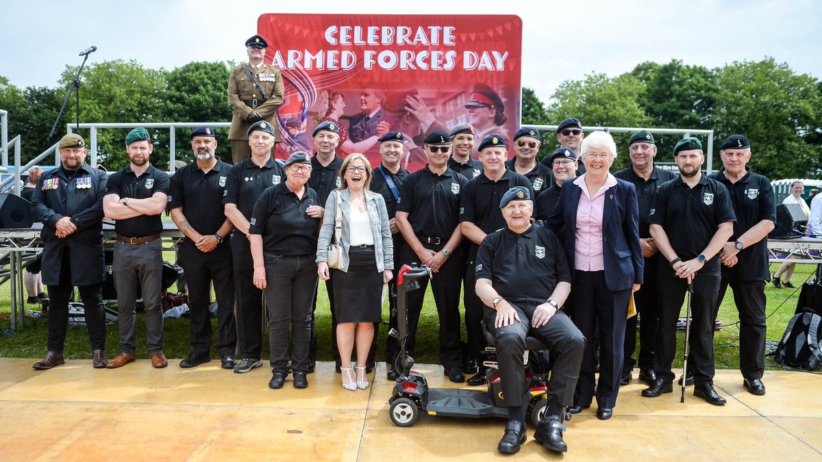 ClubDFoundation's tweet photo. Thank you to everyone who came to see us at our stall & speak with #FitForces participants today❤️
A fantastic day for our participants & all those in the Armed Forces community❤️
@MayorRos @DoncasterDamian @tillman_l @pfgdoncaster @MyDoncaster @ArmedForcesDay
#ArmedForcesDay https://t.co/uk6QwTAzoO