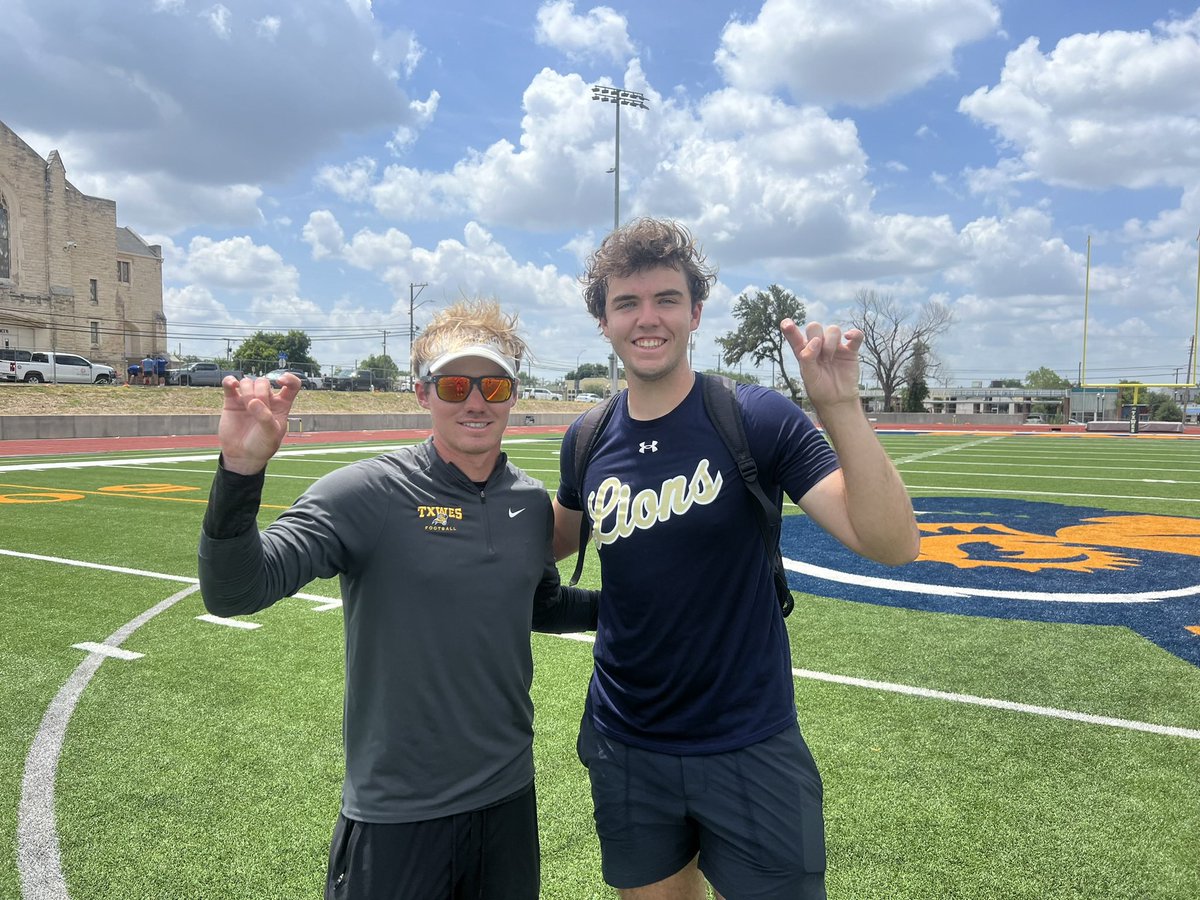 BenStaneart's tweet photo. Had a great camp at Texas Wesleyan!
@cobecraft https://t.co/cI8OL0IBws