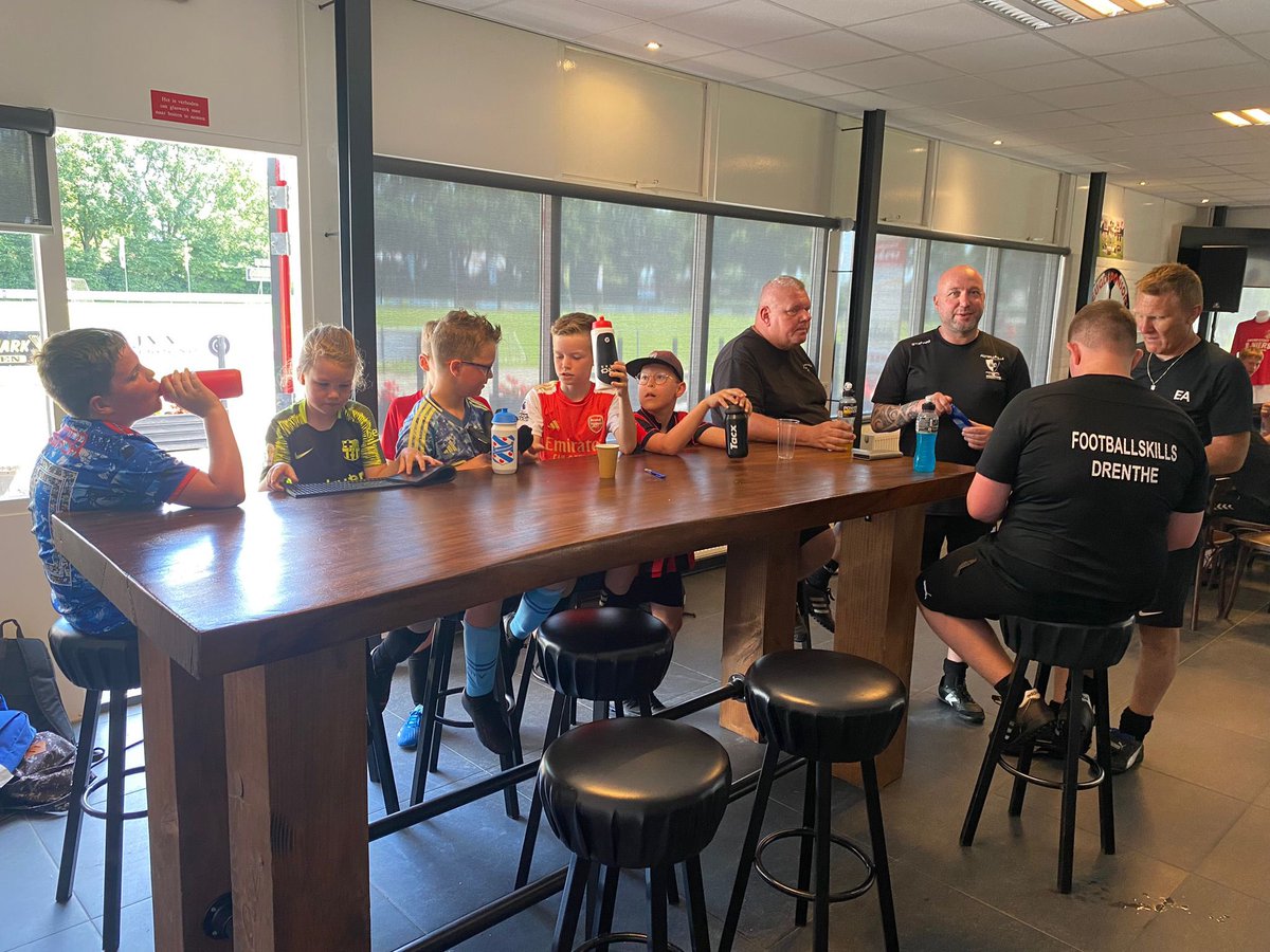 Een mooie middag bij @scweiteveenschenoys #footballskliisdrenthe voetbalschool