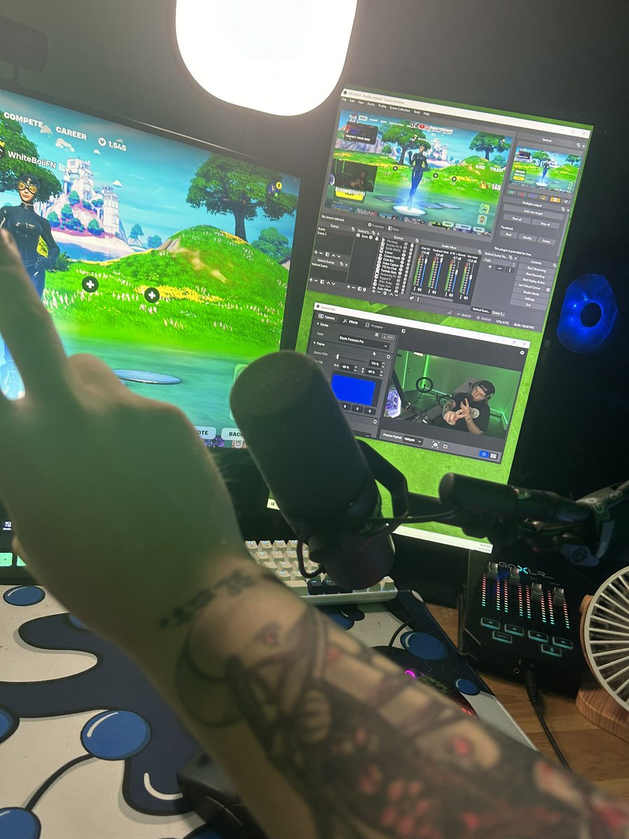 Cranking 90s and getting 3rd partied 🔫 

Kick.com/WhiteBoii 

<a href="/kick/"></a> @KickCommunity <a href="/StakeEddie/">Eddie</a> coming up on 6 years of streaming ☝️ 1 year on kick so far #pickkick