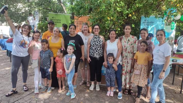Instituto de Literatura y Lingüística (@illdecuba) on Twitter photo 📝 Una representación de nuestro #ILLdeCuba, encabezada por la directora del centro, Lorena Hernández, participó esta mañana, en el Acuario Nacional de Cuba, en una nueva edición de la feria #JuntosSomosCiencia. 
1/7 📝 Una representación de nuestro #ILLdeCuba, encabezada por la directora del centro, Lorena Hernández, participó esta mañana, en el Acuario Nacional de Cuba, en una nueva edición de la feria #JuntosSomosCiencia. 
1/7