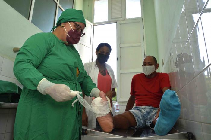 japortalmiranda's tweet photo. 🇨🇺 Más de 450 mil pacientes han sido tratados en las últimas décadas con el Heberprot-P, producto líder de la biotecnología cubana y único de su tipo en el mundo que se usa para tratar lesiones de alto grado en miembros inferiores de personas diabéticas.

https://t.co/CdBF8PLHUi https://t.co/hdv54ybjY6
