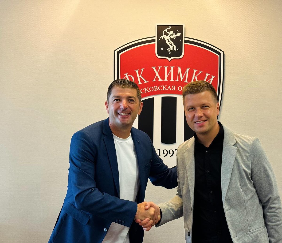 FrancArtiga's tweet photo. It is an honor to join this amazing team, and I am excited to begin this new chapter. 
I want to thank the club for their trust in me, and I am committed to working hard to lead the team to success. 
Vamoooos Khimki FC!❤️🖤 https://t.co/lAc2eGwkhs