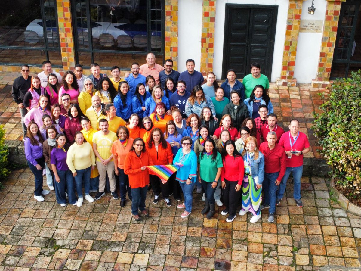 Desde la #OPSOMSColombia nos unimos al respeto de los derechos, la diversidad, la inclusión y la igualdad. Todas las personas merecen ser respetadas, valoradas y tratadas con dignidad, dejando a un lado los prejuicios y la discriminación en todas sus formas. #Orgullo2024 <a href="/opsoms/">OPS/OMS</a>