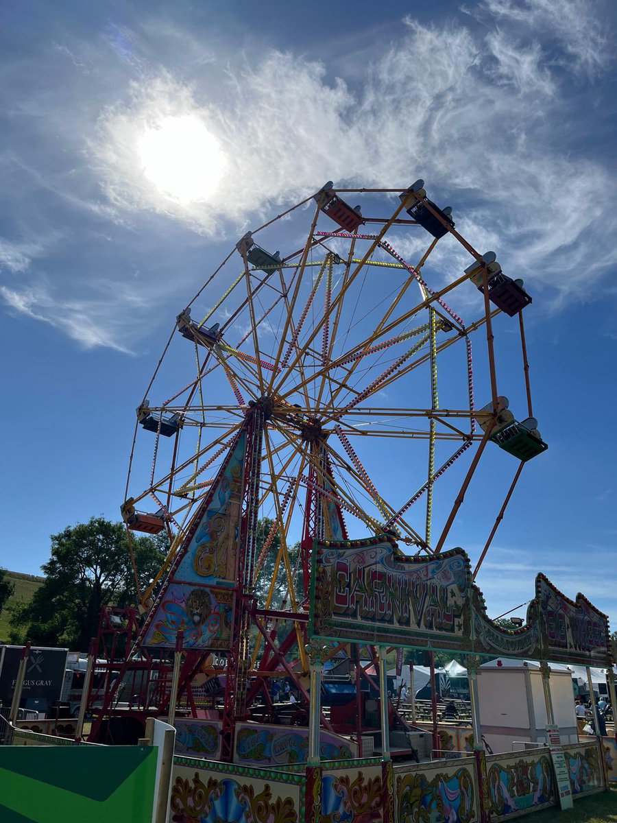 Fantastic day <a href="/ChalkeFestival/">Chalke History Festival</a> enjoying brilliant talks from <a href="/Sathnam/">Sathnam Sanghera</a> <a href="/DalrympleWill/">William Dalrymple</a> <a href="/thehistoryguy/">Dan Snow</a> <a href="/TomBaldwin66/">Tom Baldwin</a> &amp; <a href="/mds49/">Marc Stears</a>  Great to see <a href="/MaryRoseMuseum/">The Mary Rose</a> team top. 
Sun shone, catering &amp; welcome excellent - we will return next year!  Thanks <a href="/tomwrightuk/">Tom Wright</a>
