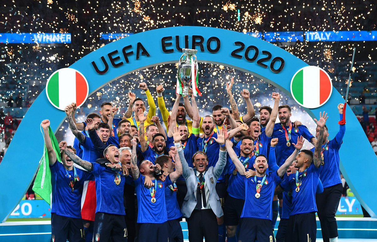 pensando a noi fortunati che siamo riusciti nell'impresa di vedere vincere la nazionale italiana di calcio sia un mondiale, sia l'europeo 

#EURO2024