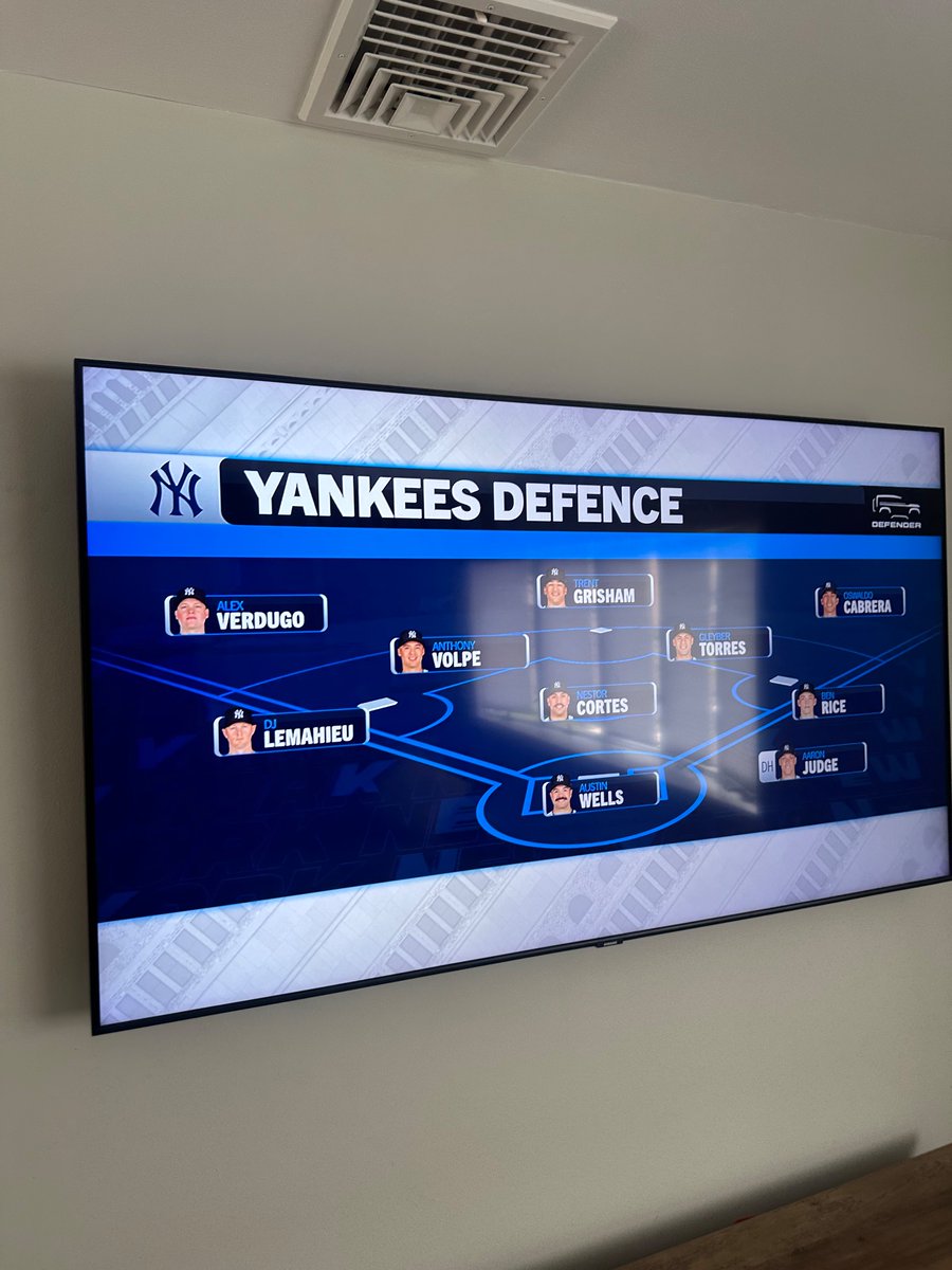 GreggyD1211's tweet photo. @Jomboy_ Yankees aint only struggling on the field. Graphics team doesnt know how to spell either https://t.co/uYihazTXBr