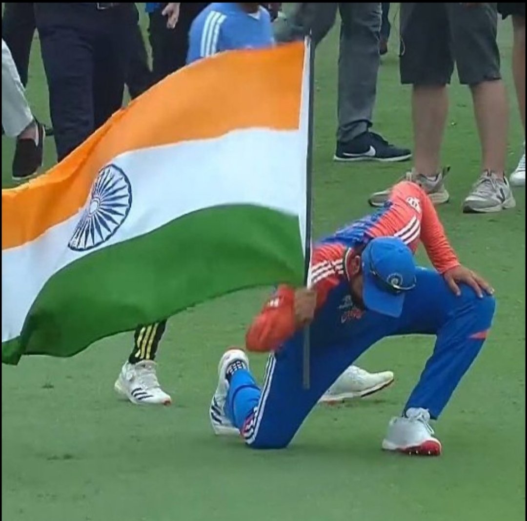 mohit_raj7's tweet photo. The "LEHRA DO" Moment for ROHIT SHARMA.

WE HAVE DONE IT AFTER THE LONG TIME!
#RohitSharma𓃵 
#TeamIndia 
#INDvsSA2024 
#final https://t.co/QqhyGbZUjn