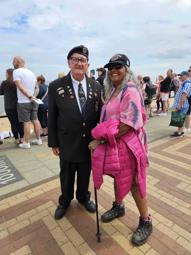 sunrinder13's tweet image. This was last year #ArmedForcesDay2023 &amp;amp; today&apos;s #ArmedForcesDay2024 with Ken who i always support 🙏