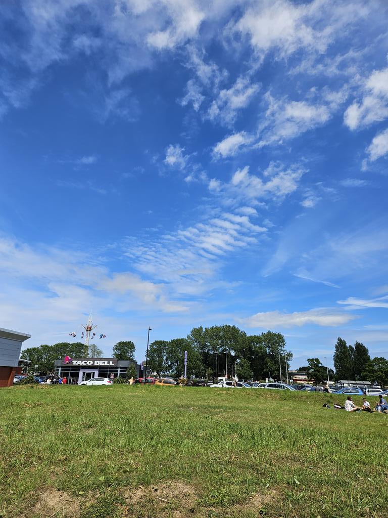 sunrinder13's tweet image. This was last year #ArmedForcesDay2023 &amp;amp; today&apos;s #ArmedForcesDay2024 with Ken who i always support 🙏