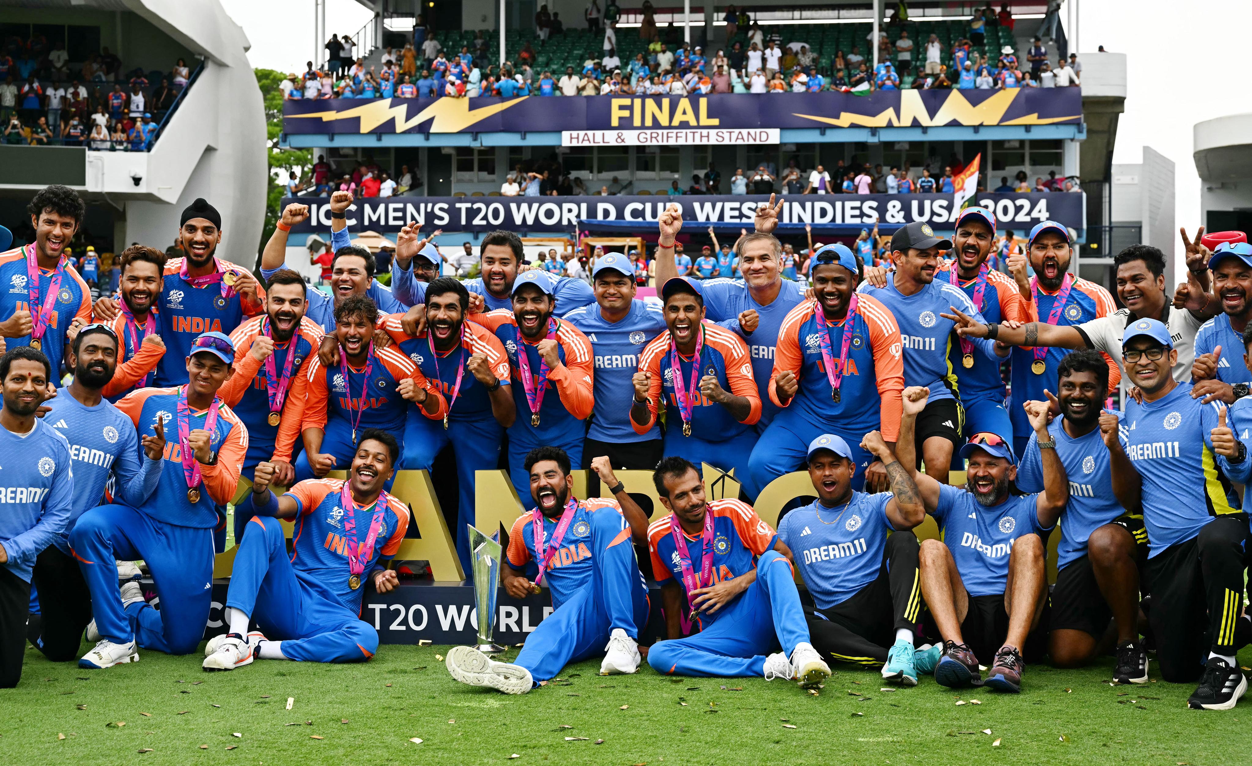 T20 WC 2024 Final: सूर्या के कैच ने पलटा मैच, हार्दिक को रोहित ने चूमा; देखें जीत के पल