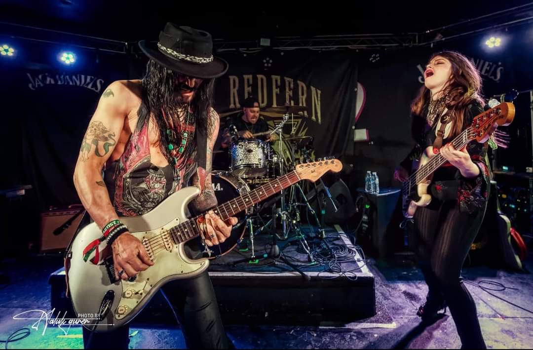 Huge thanks to everyone that came out to catch us on tour! We had an absolute blast💥💥💥
<a href="/Nickyplaysdrums/">Nicky Waters</a> <a href="/KeiraKenworthy/">Keira Kenworthy</a> Diamond Bottlenecks Glass Bottleneck Guitar Slides Ernie Ball Strings and Things Ltd
📸 Haluk Gurer
#troyredfern #slideguitar #bluesrock #tour