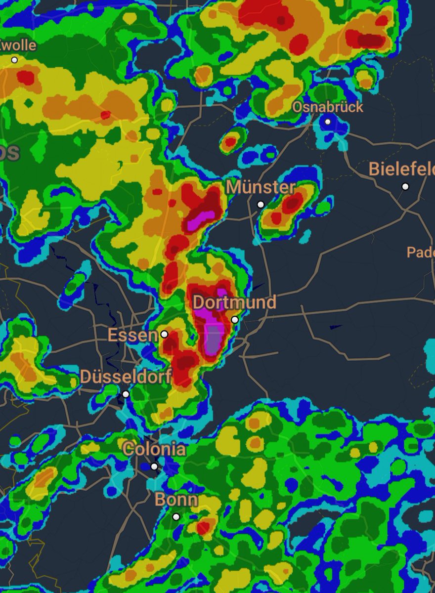 Pues parece que viene viento de lluvia en Dortmund #euro #GERDEN