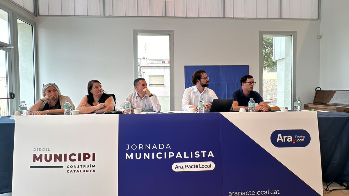 APL_Maresme's tweet photo. Un centenar de representants d' @AraPacteLocal ha aprovat aquest dissabte en la tercera Jornada Municipalista celebrada a Malgrat de Mar la seva organització territorial i una declaració del món local que reclama recuperar l’autonomia perduda pels ajuntaments des de l’RSAL. https://t.co/JC9ZEf5iqC