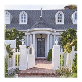1800Columns's tweet photo. #Architect R.D. Farquhar designed this French Beaux-arts Period Revival home in 1911. The present owners succeeded in modernizing the home while preserving it's #history.
.
Balcorp Construction | Paul Brant Williger Architects
.
#historichome #preservation #renovation #architect https://t.co/DgqAxqTf9x