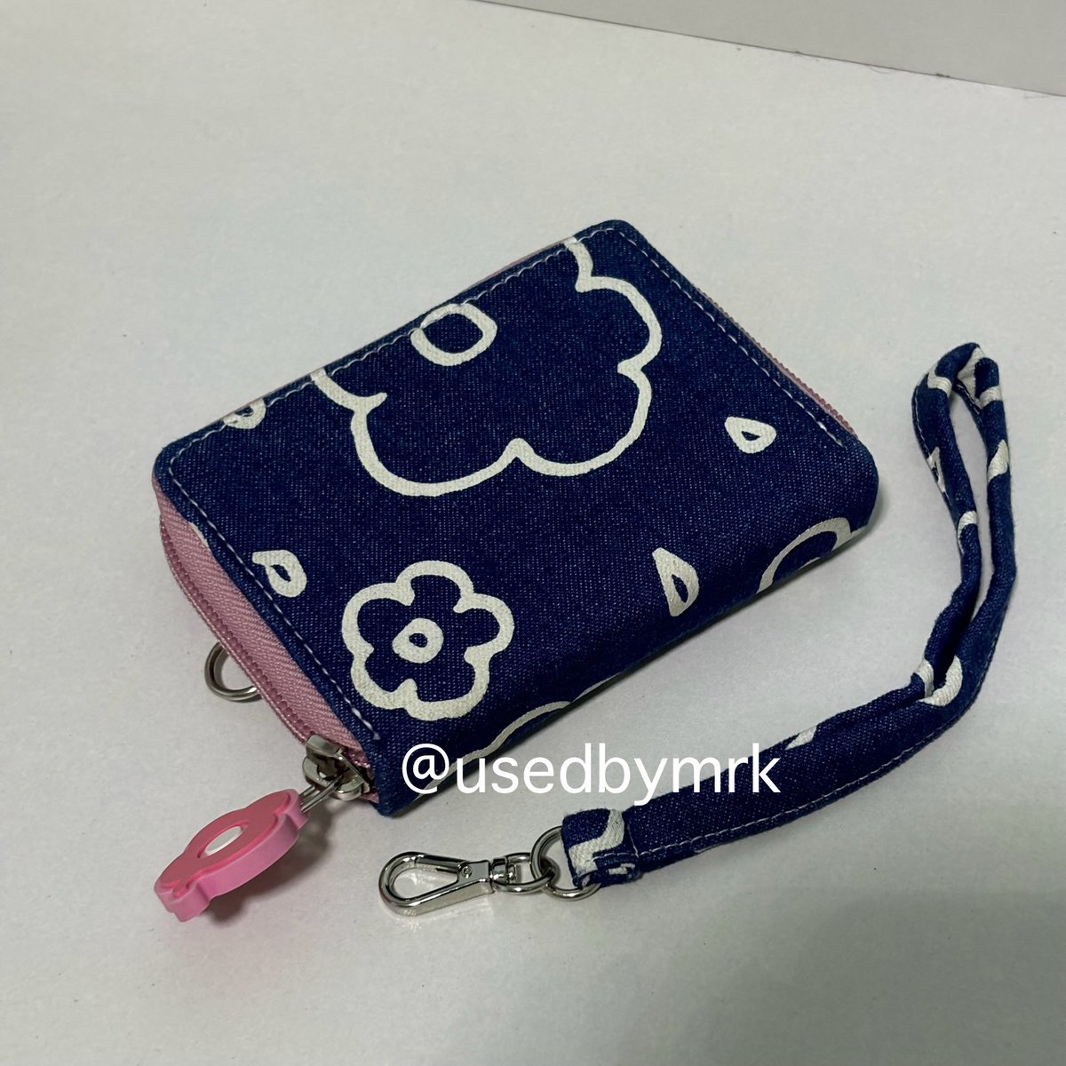 usedbymrk's tweet photo. ส่งต่อกระเป๋าสตางค์ ig: amuse.stuff
รุ่นปัง pang สี Jeans Dark blue 💙 ค่า

🌸ส่งต่อ 350฿ รวมส่ง🌸

สภาพดีมากกกก ใช้น้องไม่ถึงวีค🥹
ขอดูรูปเพิ่มเติมทางเดมได้เลยค่า✨

#amusestuff #ส่งต่อกระเป๋าตังค์ #ส่งต่อกระเป๋าสตางค์ #ส่งต่อกระเป๋า #ส่งต่อกระเป๋ามือสอง https://t.co/DPmmW3XcSL