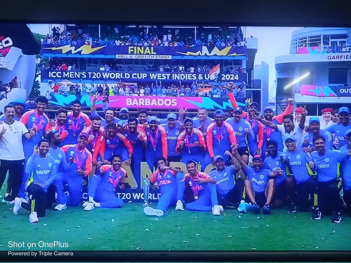sethideepak7's tweet photo. @ESPNcricinfo #pat Cummins... https://t.co/BNpbydhUgo