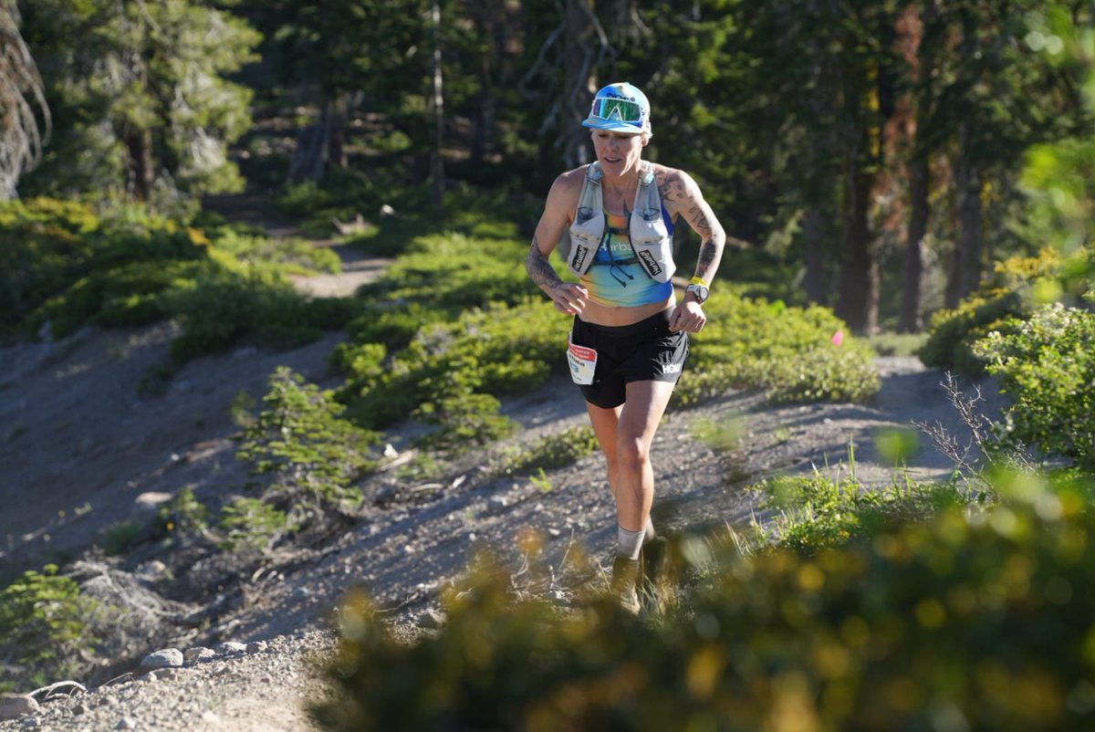 Running second and third women at mile 15 were Emily Hawgood and Heather Jackson. They were 10 minutes behind leader Schide. Sorry for the reporting delay! #WS100