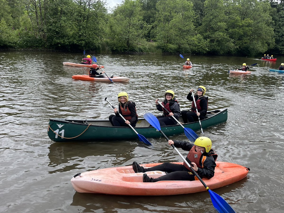 MissJShipley's tweet photo. What a lovely morning at Manor Park day 2! 
Kayaking, Canoeing &amp; Archery!  🏹🌊 https://t.co/QWnVWcam4P