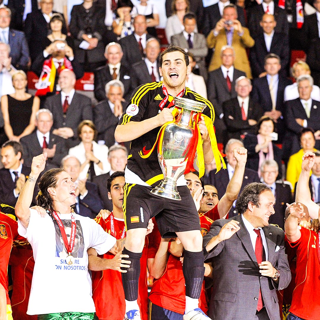 brfootball's tweet photo. 16 years ago, Fernando Torres struck against Germany in the Euro 2008 final to end Spain's 44-year trophy drought. 

If both countries win this weekend, they'll meet again in another massive clash at the Euros ⚔️ https://t.co/09EUJYvXls