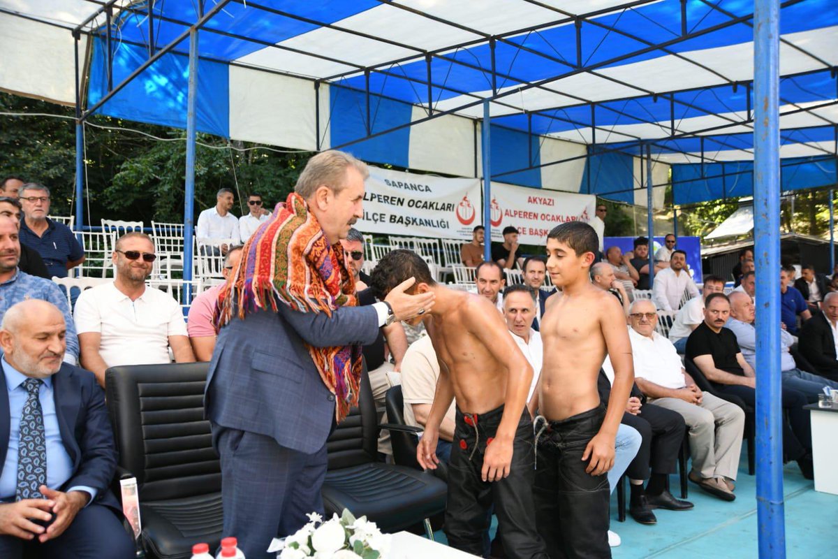 Sakarya Hendek Bekediyemiz tarafından düzenlenen tarihi “Selman Dede Yağlı Güreşleri”programındayız.
Hayırlı olsun.