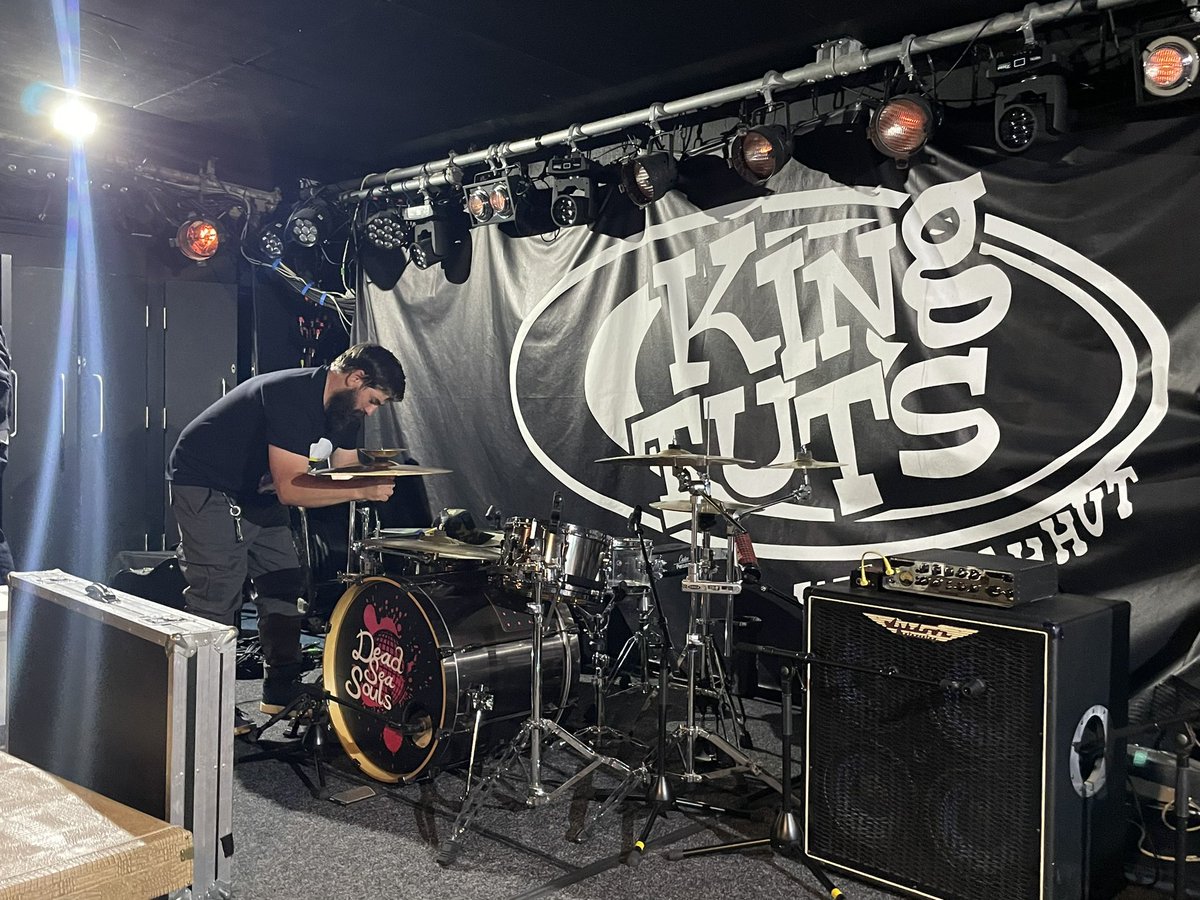 Soundcheck 🎧

See you 🔜 <a href="/kingtuts/">King Tut's Wah Wah Hut</a>