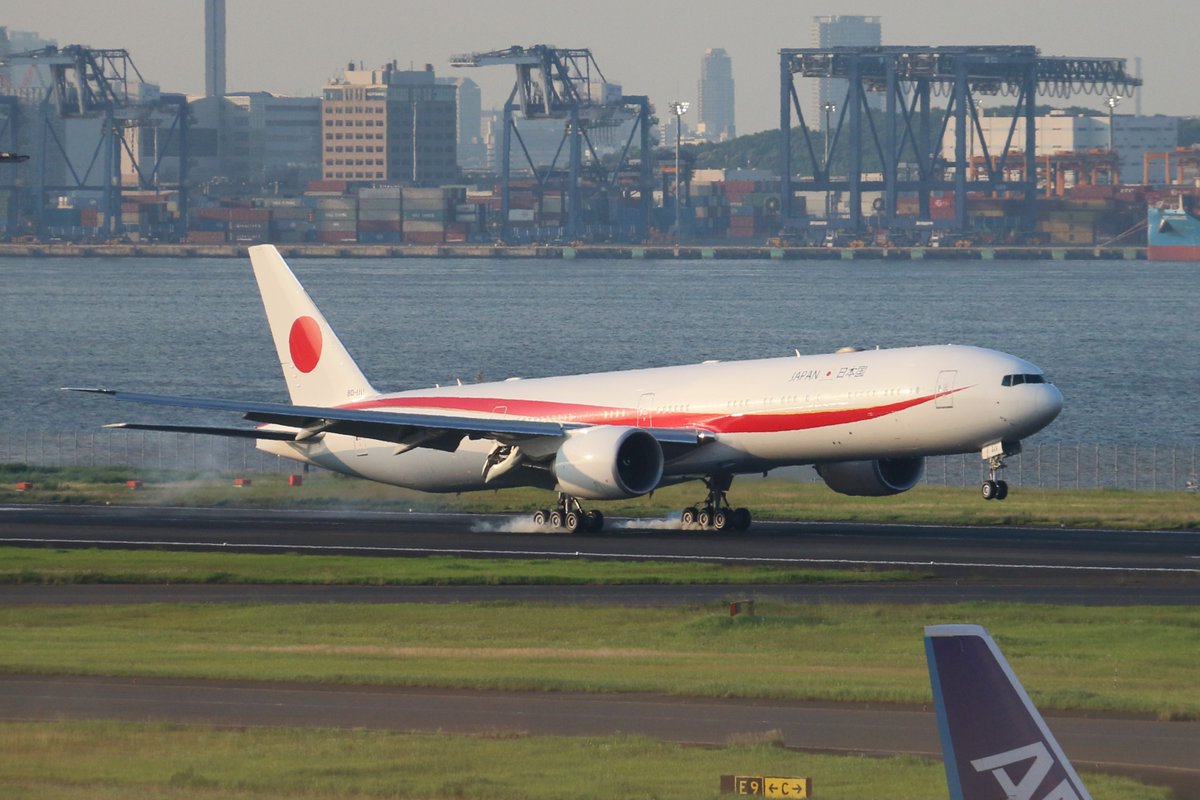 daisukitrain's tweet photo. 2024/06/29
政府専用機 JF01
80-1111 B777-300ER  
HND/RJTT　RWY16L https://t.co/7O2UxybKgM