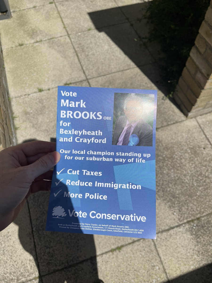 SamThurg's tweet image. Great time out this morning for @Brooks4BexCray in Bexleyheath &amp;amp; Crayford, in the sun, with @ThomasFTurrell! #GE2024