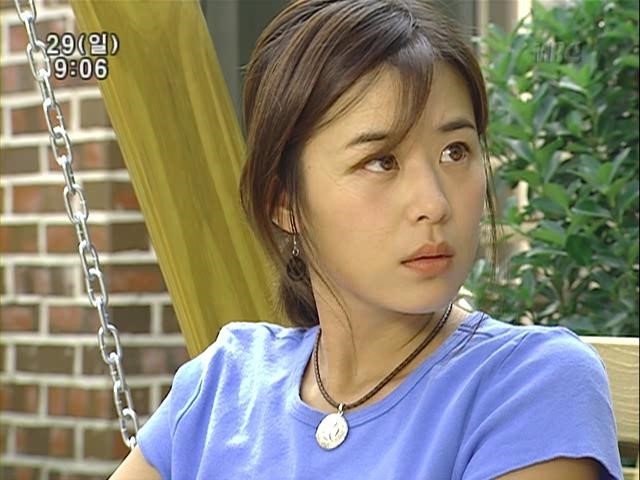 작업 영상으로 유튜브 옛날 드라마가 최고. 오늘은 드라마 '단팥빵' 나는 예전에도 지금도 4차원 어쩌고 하는 사람 안좋아 해서 최강희씨 별 관심...