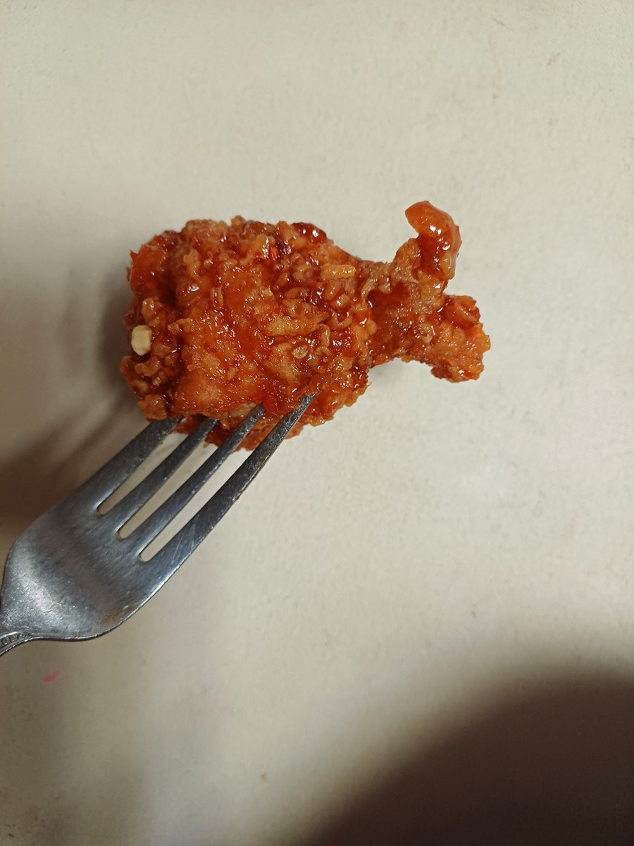 축하합니다! 당신은 행운의 고래 치킨을 발견하셨습니다! 이 트윗을 10초 안에 알티하면 어쩌구저쩌구