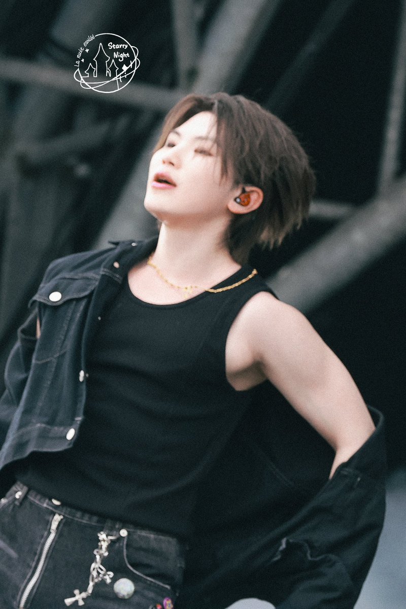 1122StarryNight's tweet photo. 240628 GLASTONBURY

ENJOY THIS MOMENT
🪐🪐 🪐

#우지 #세븐틴 #이지훈
#SEVENTEEN #WOOZI #ウジ #李知勳
#SEVENTEENatGLASTONBURY https://t.co/Kw0j0cMt0r