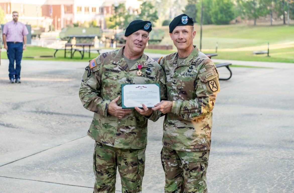 curtisbuzzard's tweet image. It’s a busy time at Fort Moore with Brigade Changes of Command - COL Justin Harper replaced Ryan Kranc in 316th Cav and COL Jake White replaced Jimmy Hathaway in 198th IN Bde. Leadership matters! @MCoEFortMoore #BeMoore