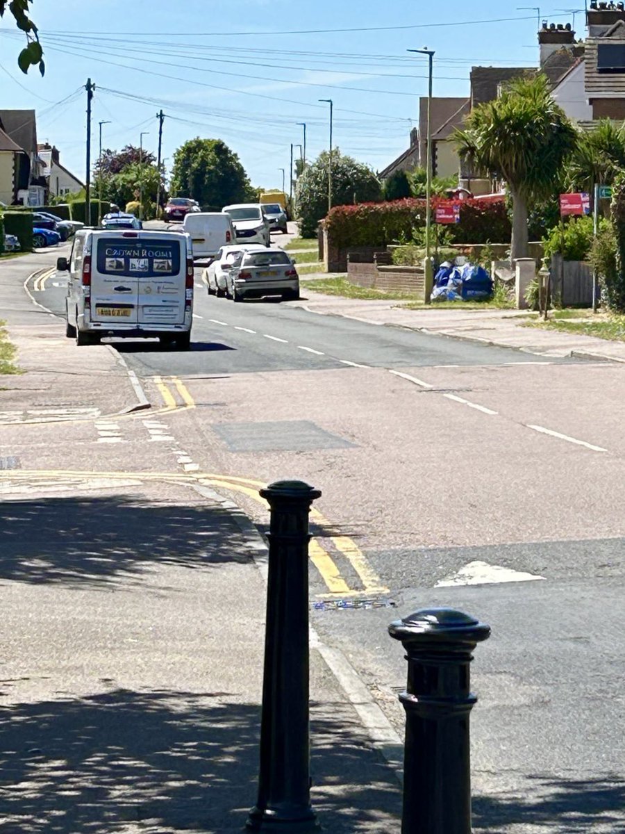 AlexSufit's tweet photo. Spotted today in Abbots Langley… 👀
Sunshine, blue skies and and Labour red, 
what a perfect combination.
#2024Election #SWHerts #Change https://t.co/v5wsnjx3qb
