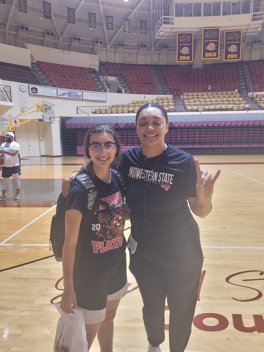Really appreciate <a href="/MSUTexasWBB/">MSU Texas Women’s Basketball</a>, coaches <a href="/Brenita33/">Brenita Jackson</a> &amp; <a href="/Kevin_KBJ/">Kevin Jackson</a> , and players for the work put into and feedback given at the elite camp yesterday. #moremidrange