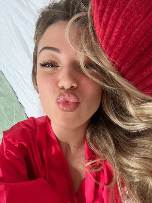 Gimme kith 🤓😚 https://t.co/rVPD7YLtQT